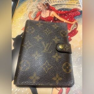 (R:$505) LOUIS VUITTON Small Ring Agenda Cover